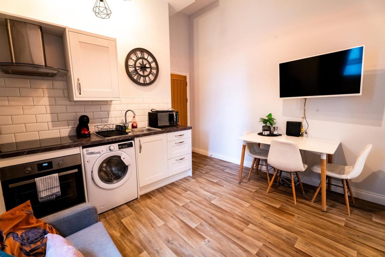 Free Parking | Smart Tv | 4 Guests Διαμέρισμα Σουόνσι Δωμάτιο φωτογραφία