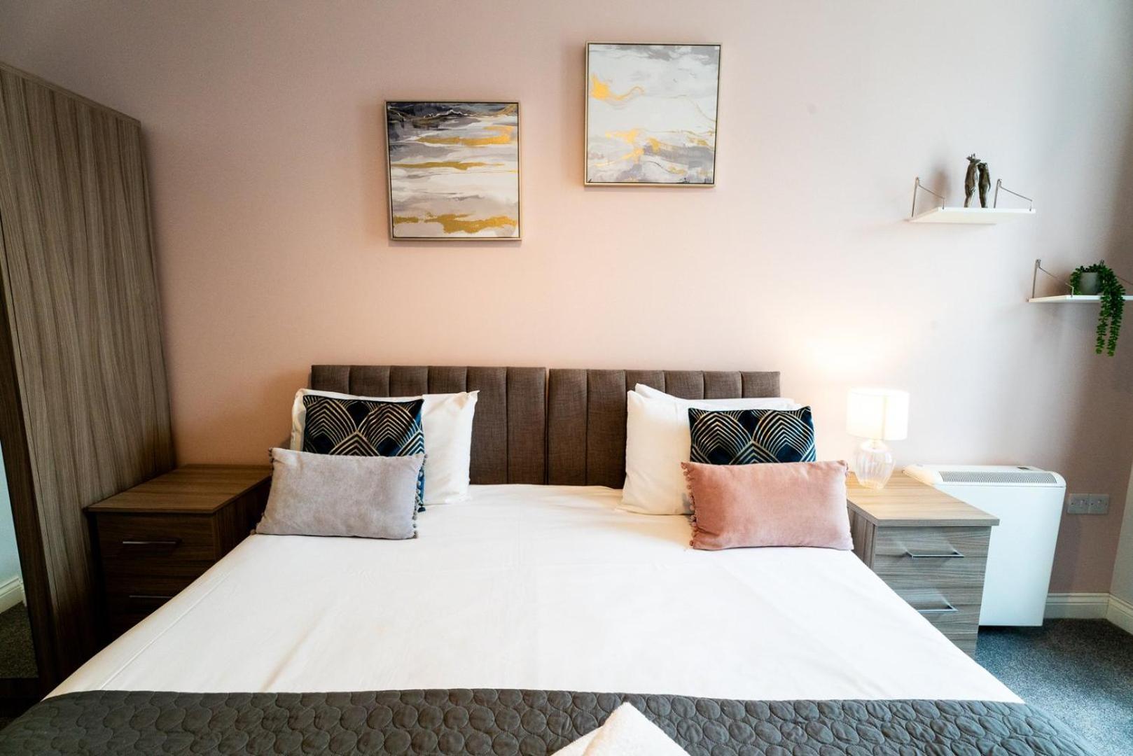 Free Parking | Smart Tv | 4 Guests Διαμέρισμα Σουόνσι Δωμάτιο φωτογραφία