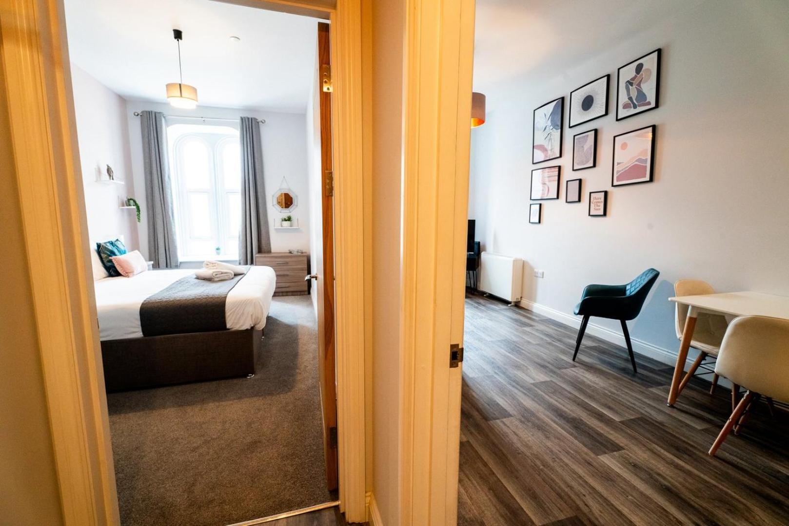 Free Parking | Smart Tv | 4 Guests Διαμέρισμα Σουόνσι Δωμάτιο φωτογραφία